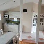 山林小屋 Pod Szyszka 500m Od Morza 罗威